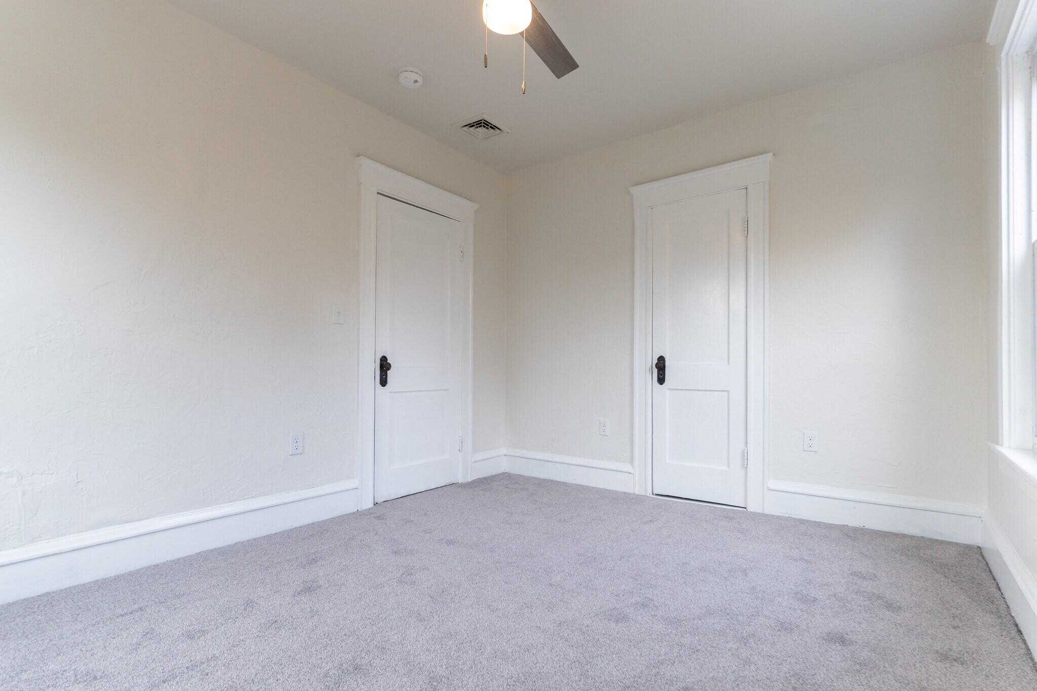 Building Photo - 643 Rathbun St