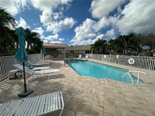 Building Photo - 16821 Sanibel Sunset Ct
