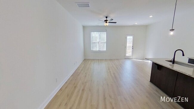 Building Photo - 155 Calluna Dr