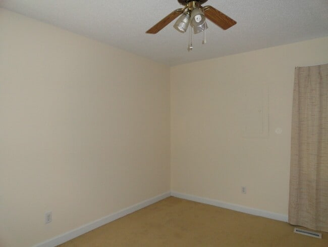 Building Photo - 4827 Legion Rd