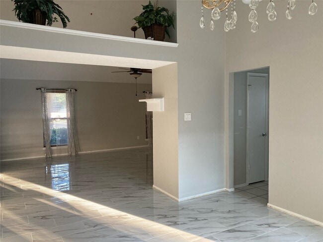 Building Photo - 3002 Avanti Ct