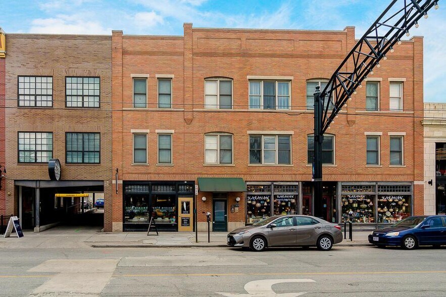 Building Photo - 769 N High St