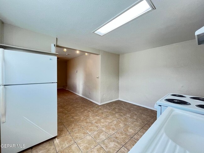 Building Photo - 2119 N Stanton St