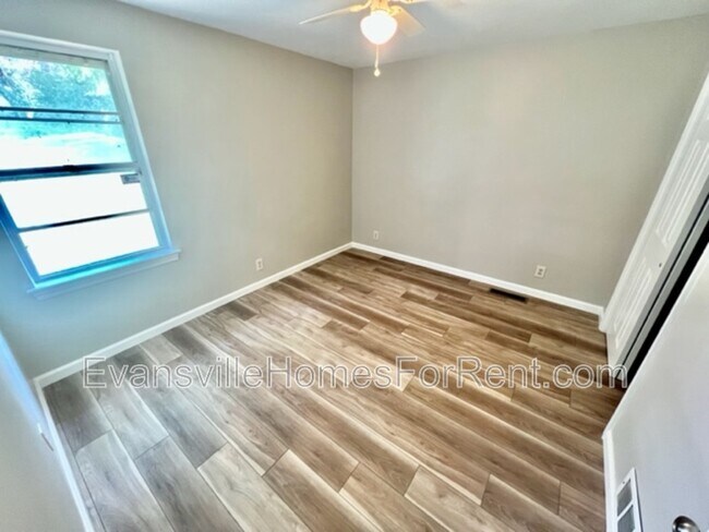 Building Photo - 1216 Hathaway Ave