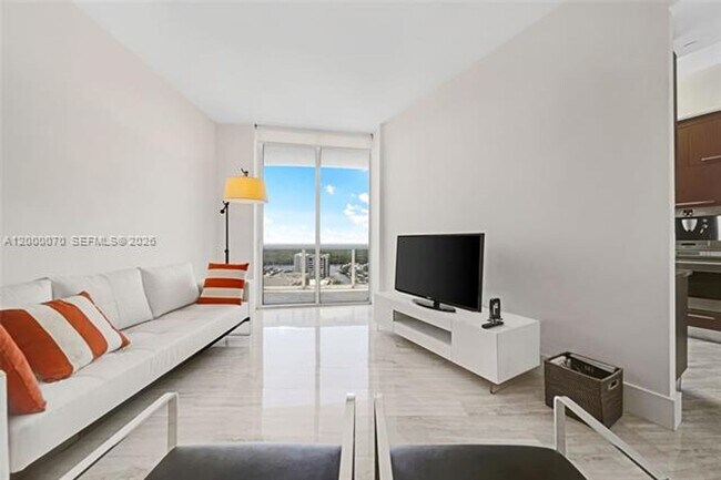 Building Photo - 16001 Collins Ave