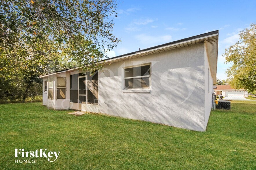 Building Photo - 424 Dove Dr