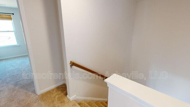 Building Photo - 354 Tavernier Ln