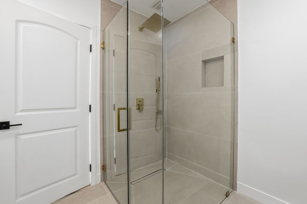 Building Photo - 1722 Bel Aire Dr