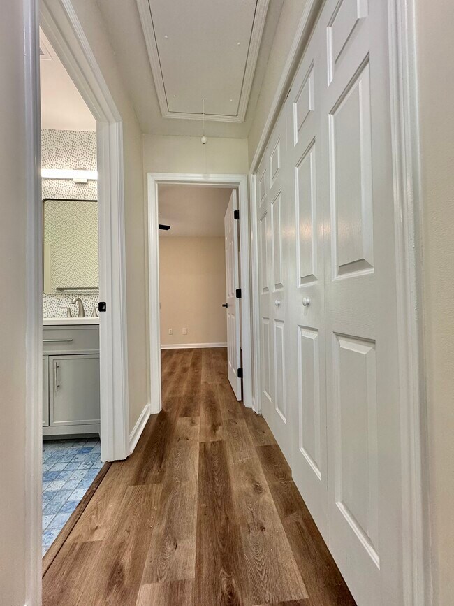 Building Photo - Tayser Rental