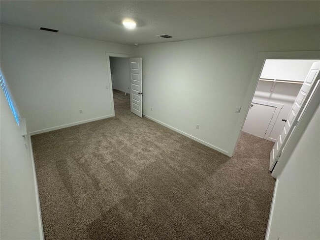 Building Photo - 204 James River Dr