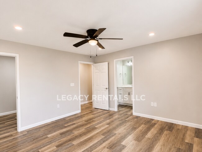 Building Photo - 240-242 Longwood Ln.