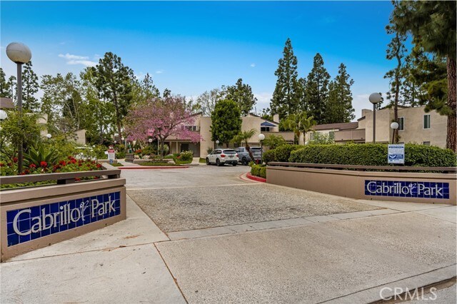 Building Photo - 1360 Cabrillo Park Dr