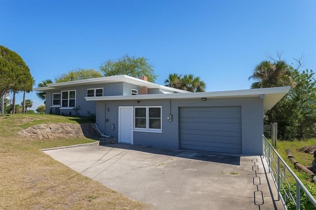 Primary Photo - 2326 S Peninsula Dr