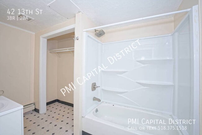 Building Photo - 42 13th St