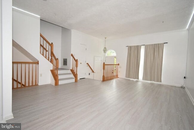Building Photo - 6617 Cambria Terrace