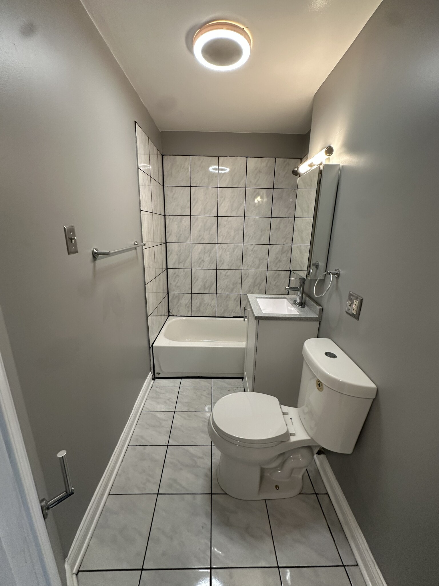 Building Photo - 10450 S Maryland Ave