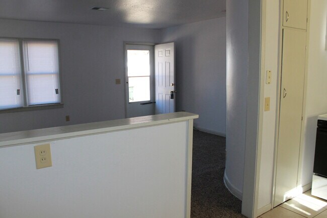 Building Photo - 426 E Northrup Dr