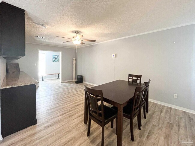 Building Photo - 6843 Lake Charlene Dr