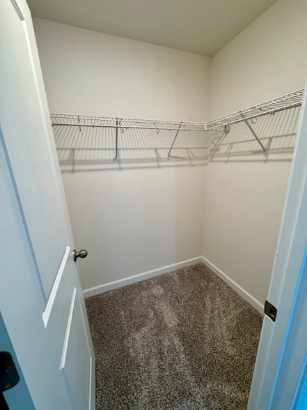 Building Photo - 4047 Armstrong Farm Dr