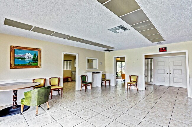 Building Photo - 10789 N Military Trl