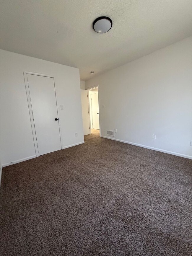 Building Photo - Newly Remodeled 2 Bed 1 Bath home in Independence