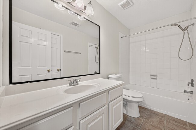 Building Photo - 12110 Laurel Ct