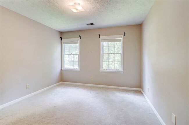Building Photo - 1049 Seven Springs Cir NE