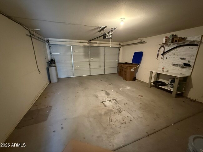 Building Photo - 40812 W Thornberry Ln
