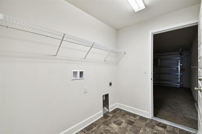 Building Photo - 360 Cimarron Ct