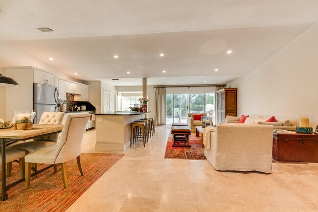 Building Photo - 2312 Las Casitas Dr