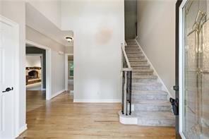 Building Photo - 5525 Hampstead Way