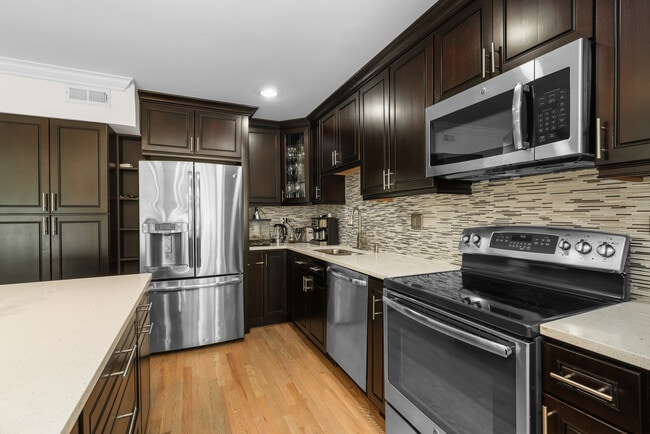 Building Photo - 409 Mallard Dr