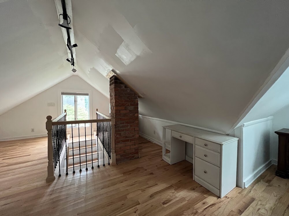 upstairs - 1334 Northway St