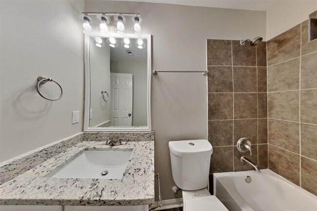 Building Photo - 3906 Falvel Shadow Creek Dr