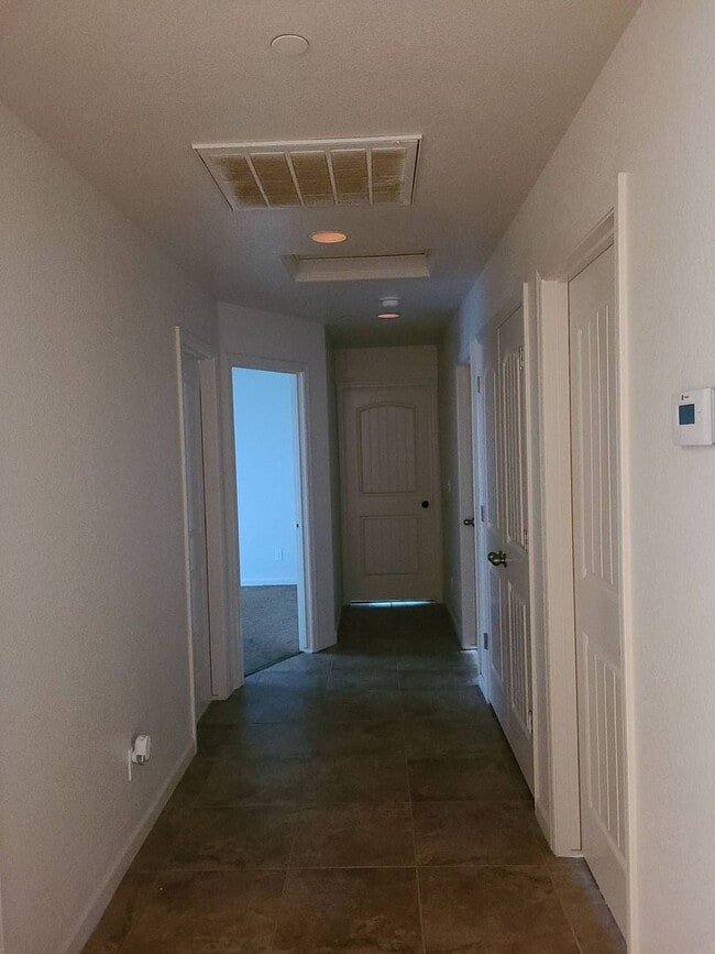 Building Photo - 2578 Bell Port Ave