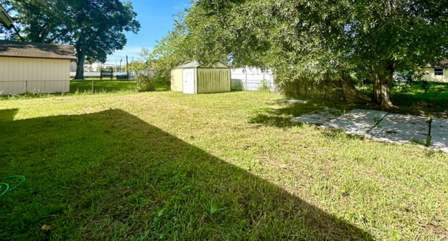 Building Photo - 5506 Staley Dr