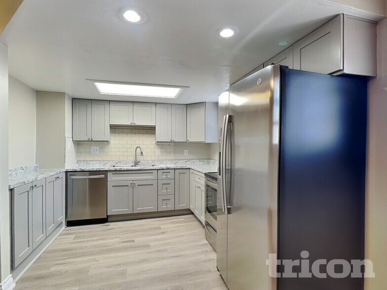 Building Photo - 12981 Knight Ct