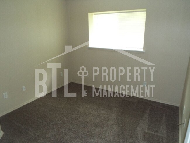 Building Photo - Perfect 3 Bedroom Home