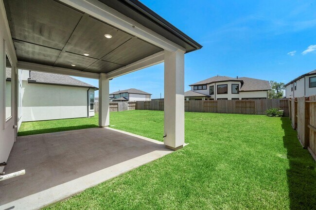 Building Photo - 9806 Oakwood Trl