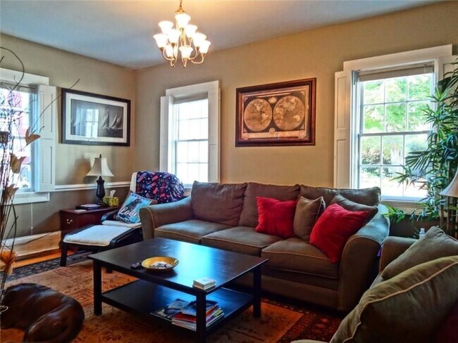 Building Photo - 61 Church St