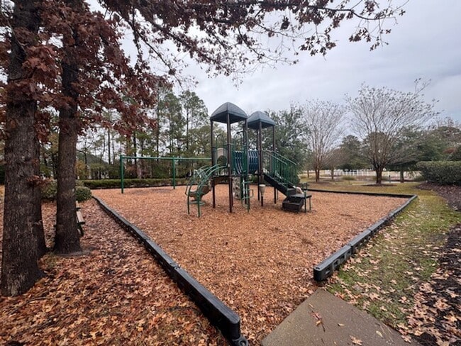 Building Photo - Magnolia Greens - Leland