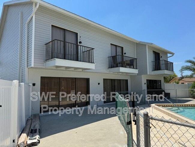 Building Photo - 4318 SE 5th Ave