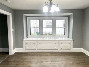 Building Photo - 1012 Brown St