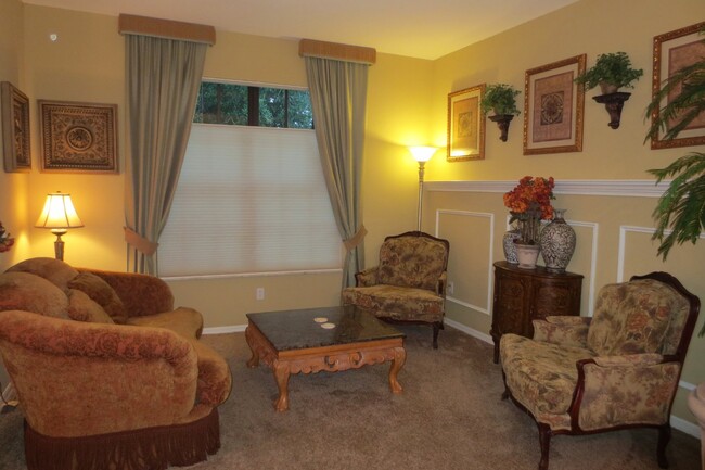 Building Photo - Fully Furnished Model Home- 3 Bedroom 2 Ba...