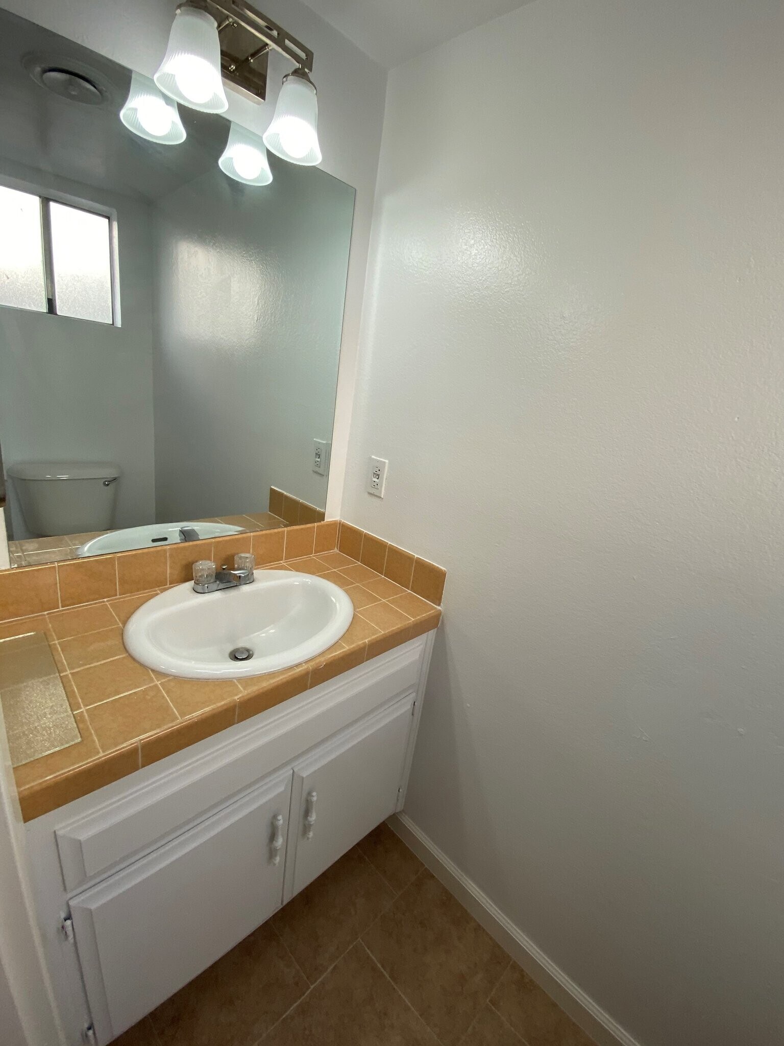 Building Photo - 4225 Parkwood Ct