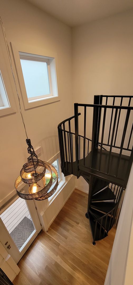 Building Photo - Recently Constructed, Fully Detached, Garden Unit, Utilities Included**Open House**