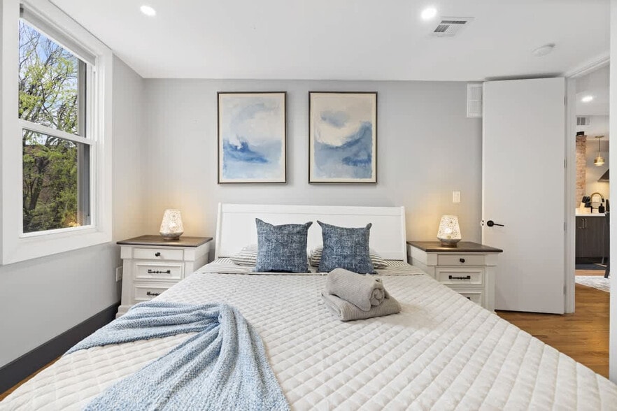 Building Photo - 341 Palisade Ave