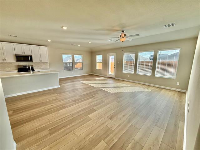 Building Photo - 2104 Rannoch St