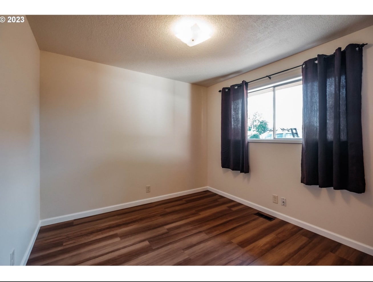 Building Photo - 635 E Elmore St