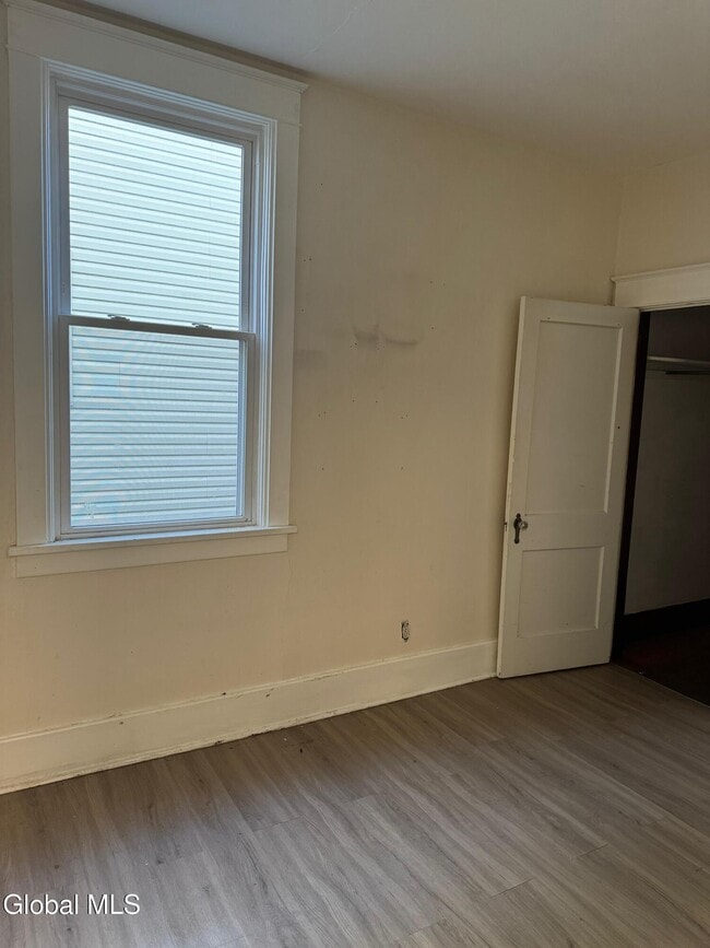 Building Photo - 535 Hamilton St